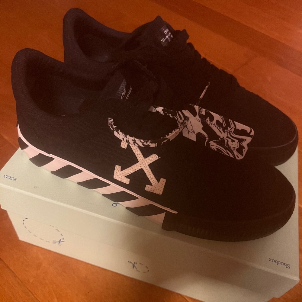 Off-White Low Vulcanized canvas sneakers